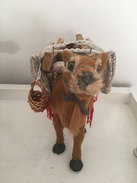 VINTAGE CAMEL  ORNAMENT - WITH WONKEY BACK LEG