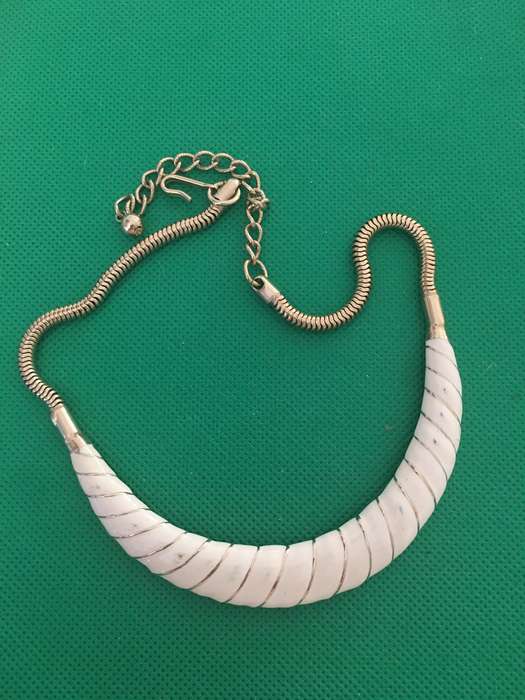 VINTAGE NECKLACE