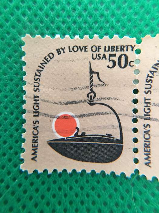 AMERICA PAIR OF USED STAMPS