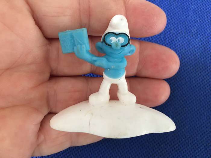 LOVELY LOT OF 8  DISNEY TOY FIGURES AND SMURFS - MC DONALDS AND VIACOM INC.