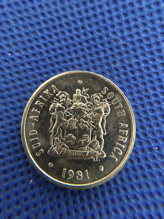 SOUTH AFRICA LOT OF CRESTED COINS NOTE BLUE LUSTER ON SOME  9 COINS  (A13)