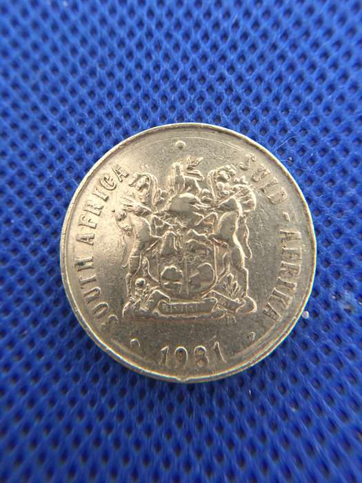 SOUTH AFRICA LOT OF 6 COINS -  (A3)  LOT OF 6 COINS R2  R1  50c 20c 10c 5c all crested coins