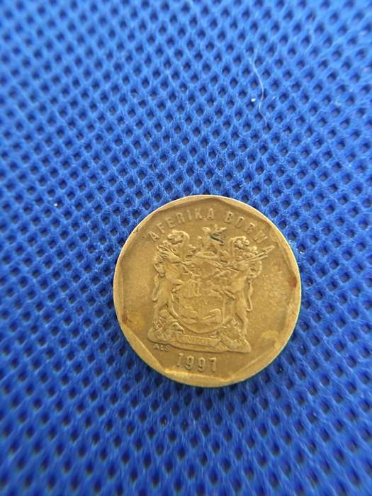 SOUTH AFRICA LOT OF 6 COINS -  (A3)  LOT OF 6 COINS R2  R1  50c 20c 10c 5c all crested coins