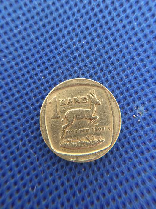 SOUTH AFRICA - LOT OF 5 COINS - (A4)   R2  R1 20c 5c 2c all crested