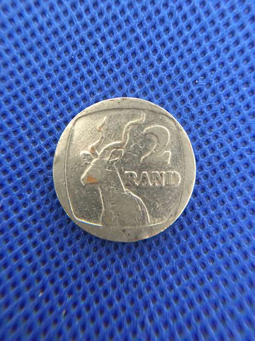 SOUTH AFRICA -  LOT OF 5 COINS - R2  R1  2c 20c  5c   (A5) all crested coins