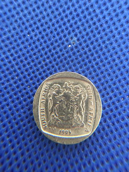 SOUTH AFRICA -  LOT OF 5 COINS - R2  R1  2c 20c  5c   (A5) all crested coins