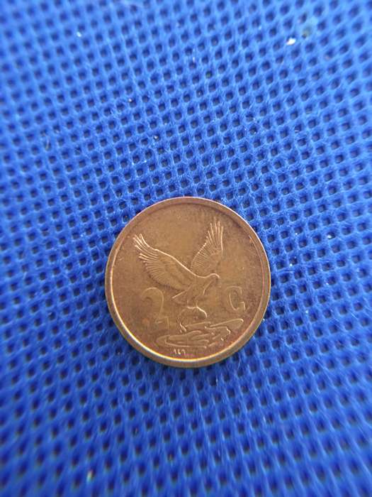 SOUTH AFRICA -  LOT OF 5 COINS - R2  R1  2c 20c  5c   (A5) all crested coins
