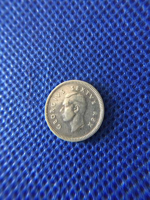 SOUTH AFRICA -  1950  - 3 PENCE 3D OR TICKY
