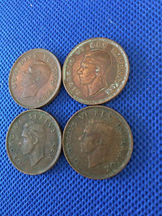 SOUTH AFRICA 4 HALF PENNIES  - 1952 - 1951 - 1942 - 1944