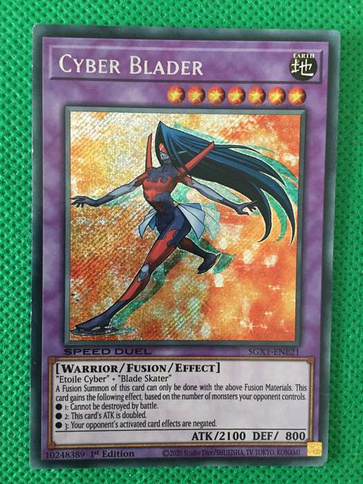 YU-GI-OH TRADING CARD - SHINY / FOIL CARD - CYBER BLADER