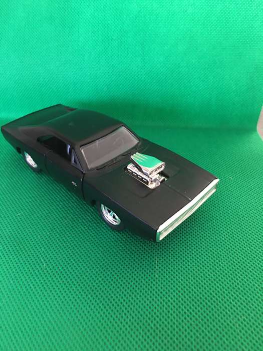 LOVELY / DOM'S 1970 DODGE CHARGER R/T - FAST & FURIOUS MOVIE 2015 - BLACK