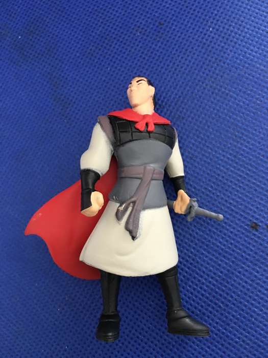 DISNEY - MULAN STORYBOOK 9 FIGURINES AND PLAYMAT  - 2000 MADE IN CANADA