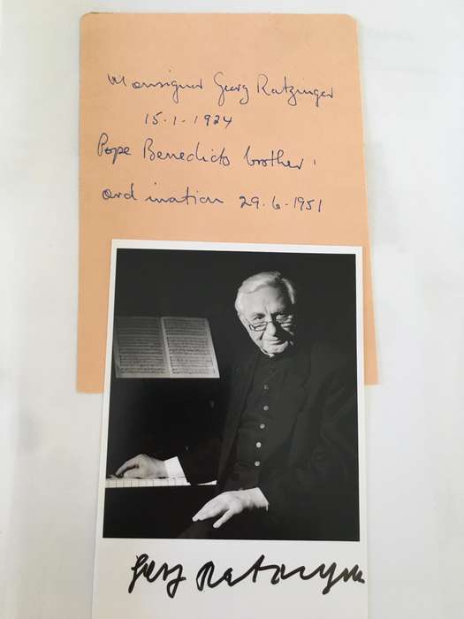 AUTOGRAPHED / SIGNED POPE BENEDICTS BROTHER   MONSIGNIOR GEORGE RATZINGER