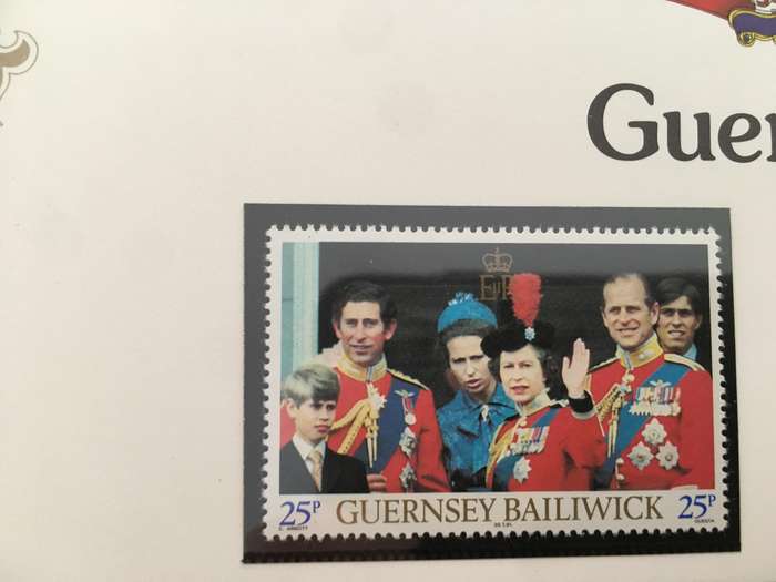 GUERNSEY - ROYALY WEDDING OF PRINCE  CHARLES AND LADY DIANA - 1981 MINT STAMPS