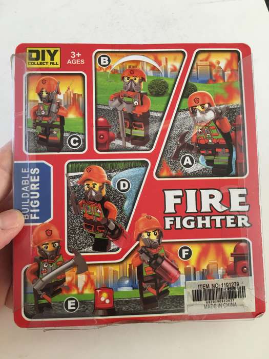 LEGO - FIRE FIGHTER IN ORIGINAL BOX