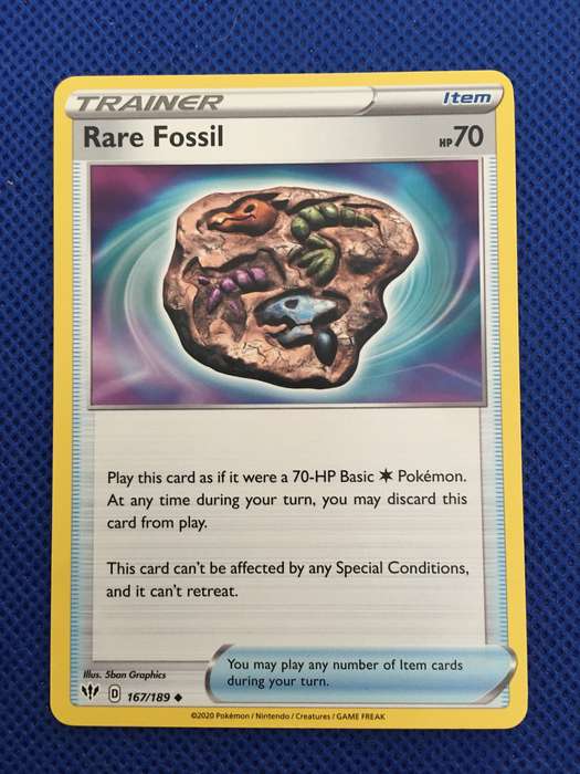 POKEMON TRAINER TRADING CARD - RARE FOSSIL