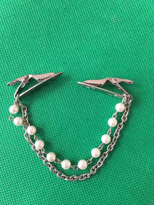 VINTAGE BROOCH  WITH CLAMPS
