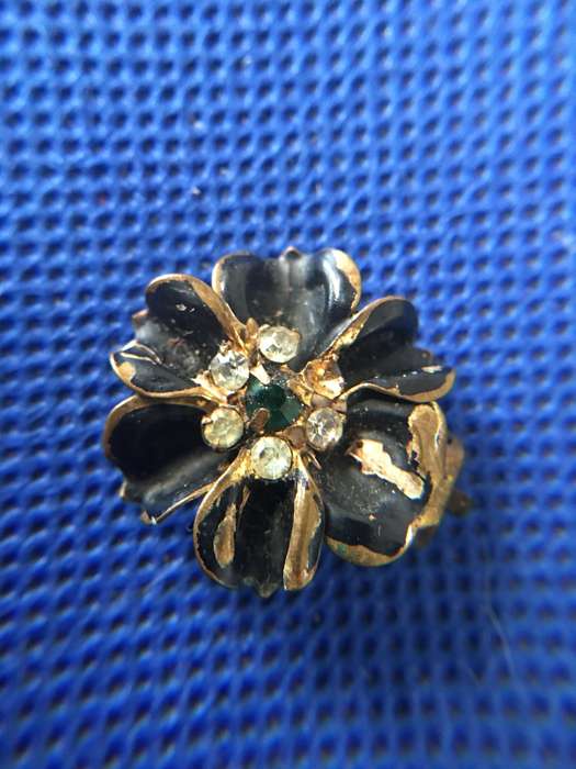 VINTAGE FLOWER EARRINGS  CLIP ON