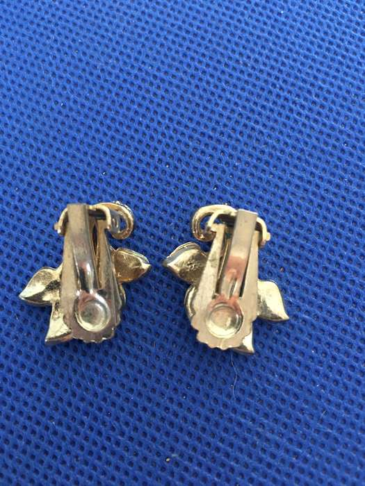 LOVELY VINTAGE LEAF EARRINGS