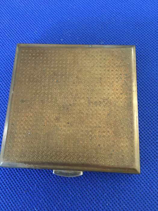VINTAGE POWDER COMPACT