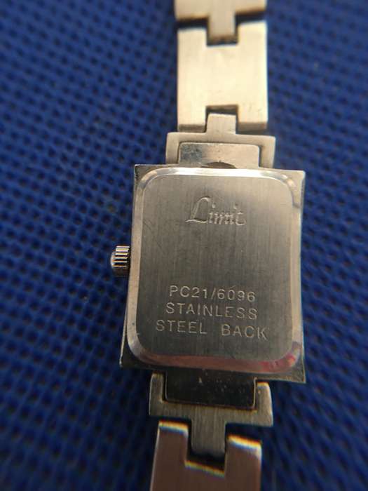 VINTAGE LIMIT LADIES WATCH WORKING / PLEASE ASK TO MAKE SURE