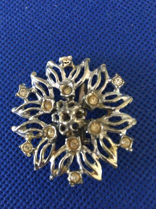 LOVELY VINTAGE BROOCH