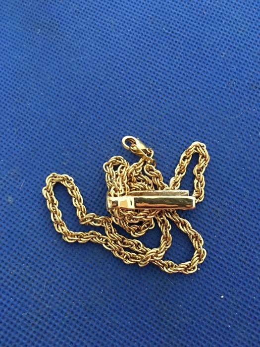 GOLD CHAIN WITH PENDANT