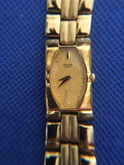 VINTAGE LADIES WATCH PULSAR SOLD AS NOT WORKING HAS NOT BEEN TESTED
