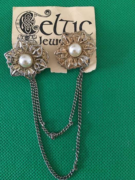 VINTAGE CELTIC DOUBLE BROOCH WITH CHAIN