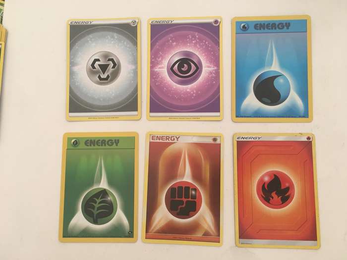 POKEMON TRADING CARD  ENERGY PACK