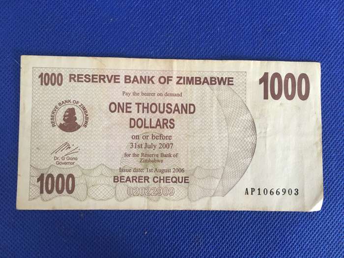 ZIMBABWE  ONE THOUSAND DOLLARS BANK NOTE BEARERS CHEQUE - 2007 SERIAL NUMBER - AP1066903