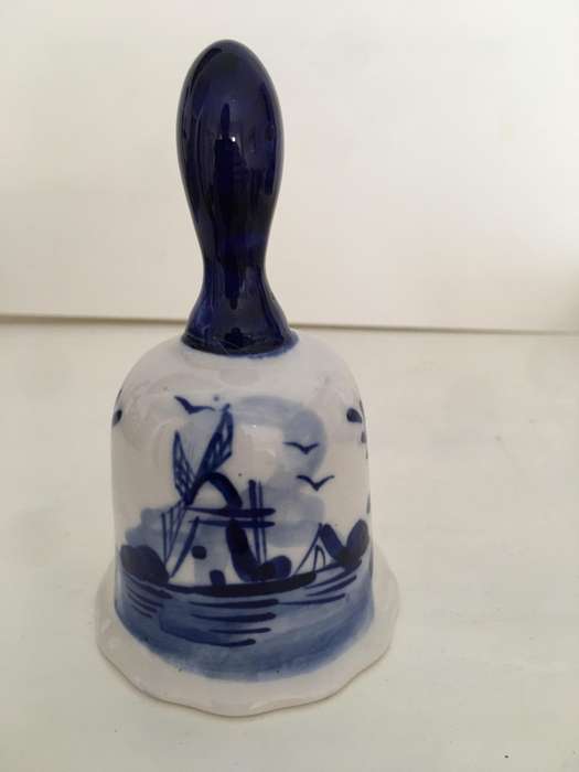 LOVELY VINTAGE HAND PAINTED DELFT BELL  APP 11 CM TALL