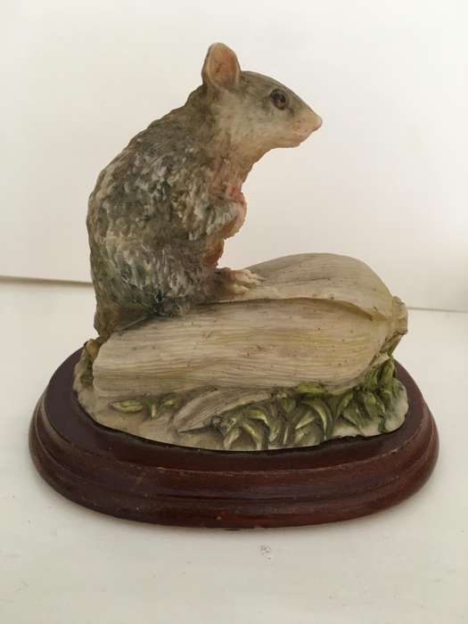 LOVELY FIGURINE MOUSE ON SWEETCORN