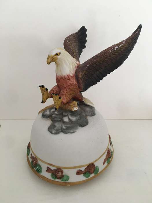 LOVELY WORLD BAZAAR HAND PAINTED MUSIC BOX EAGLE