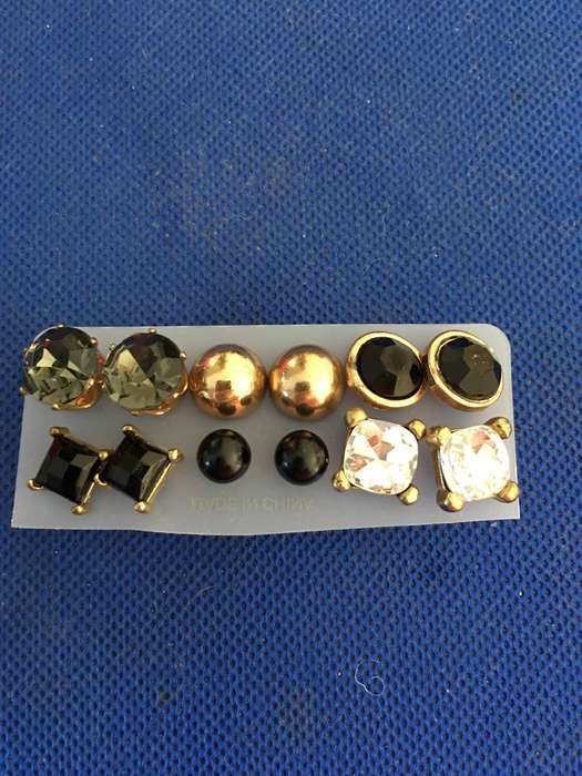 LOVELY LOT OF 6 PAIRS OF EARRINGS