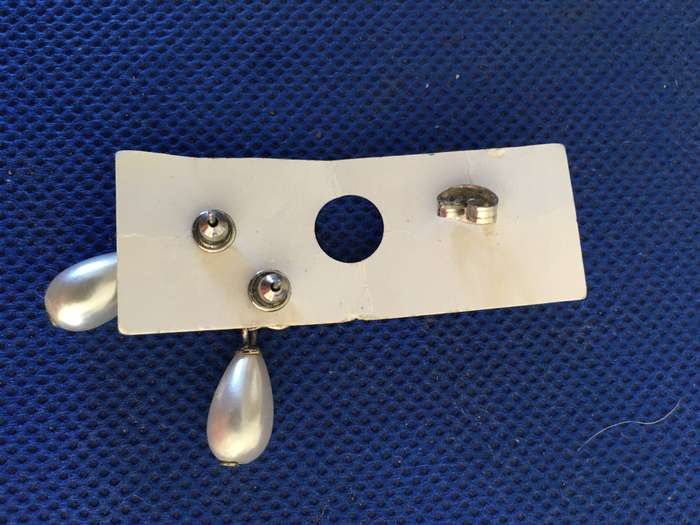 LOVELY PAIR OF EARRINGS