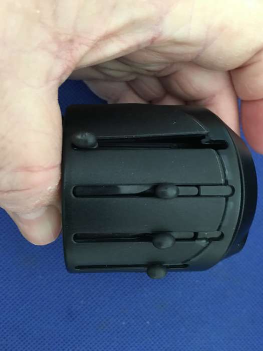 VIPERTEK STUN GUN OR TAZER TORCH ASWELL / UNIVERSAL CHARGER TOO