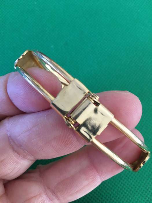 LOVELY CLOISONNE ENAMEL FLORAL BANGLE BRACELET - GOLD TONE