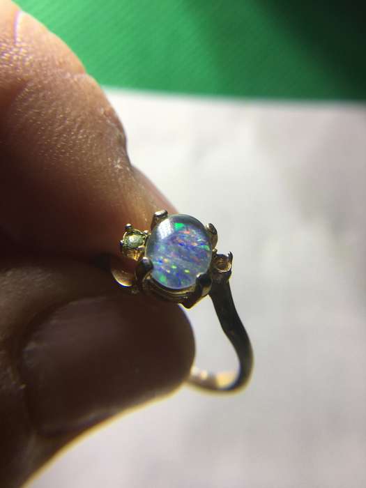 VINTAGE OPAL RING WITH ONE STONE MISSING -  SEE CARETS  ON INSIDE 14 KTS ESPO DIFFICULT TO SEE
