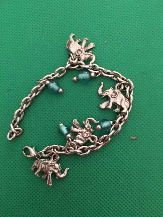 LOVELY VINTAGE ELEPHANT CHARM BRACELET