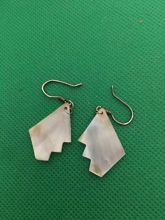 VINTAGE MOTHER OF PEARL EARRINGS