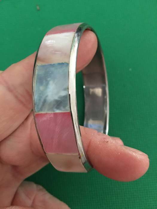 LOVELY BANGLE