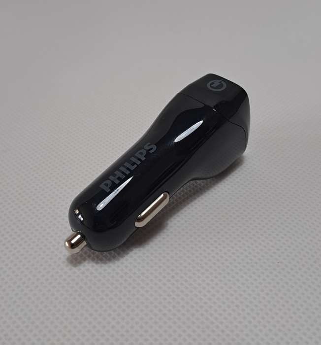 Philips DLP3531NB Triple Port 30Watt Car Charger (Black)