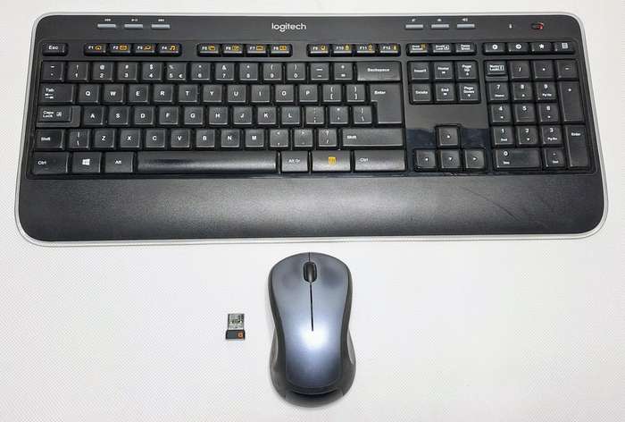 Logitech MK520 Wireless Combo  K520 Keyboard & M310 Mouse (No Packaging)