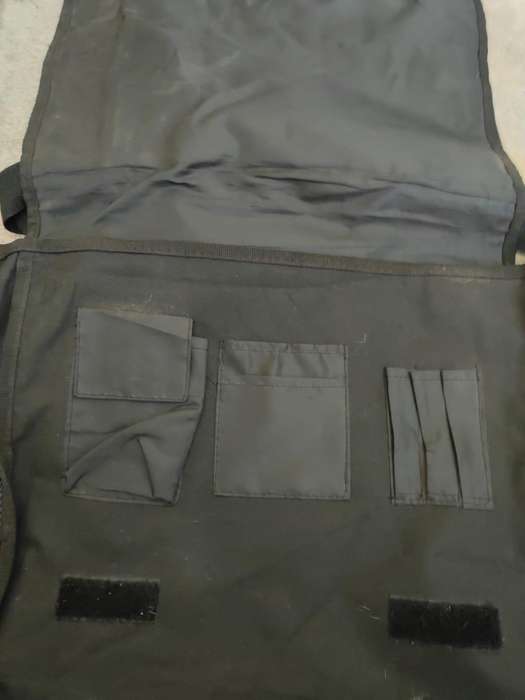 Barron BB0038 - Messenger Bag with Mesh Trim