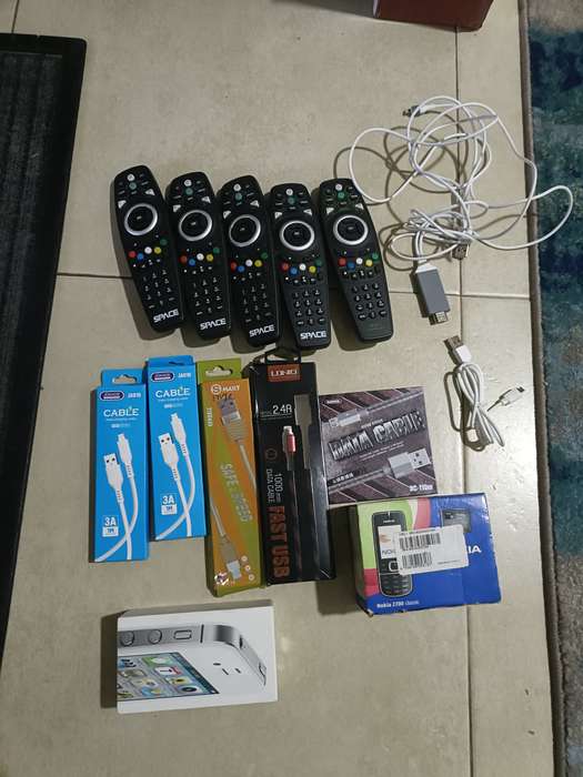 Bulk lot of electronics