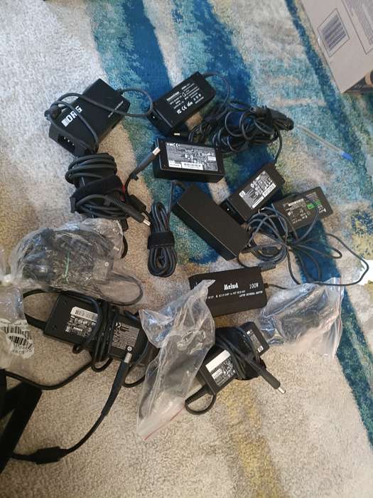 Bulk lot of HP Chargers