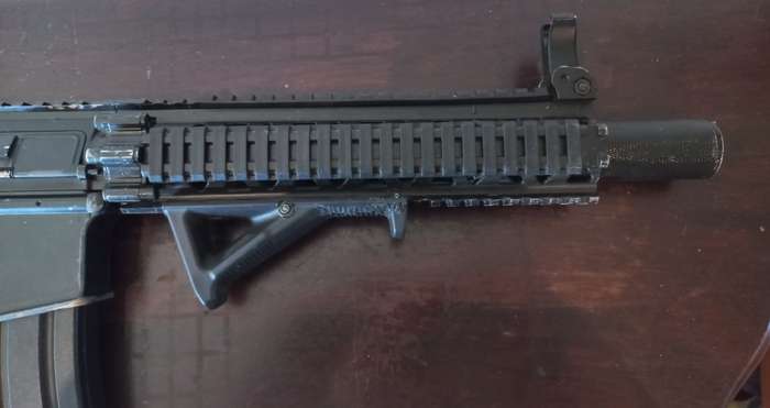 VFC VR 16 AIORSOFT GUN SEMI AUTOMATIC  RIFEL