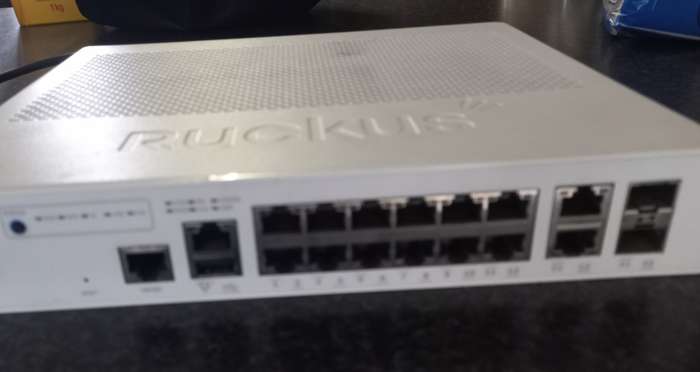 RUCKUS ICX7150-C12P-2X1G
