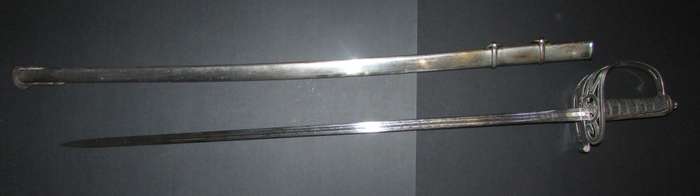 British Black Watch Field Officers Sword "The Queens Own Regiment"